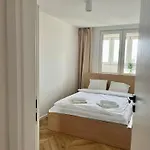 アパート Stara Praga River View ワルシャワ